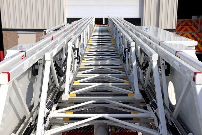 100' HeavyDuty Low Profile Steel Aerial Ladder Pierce Mfg